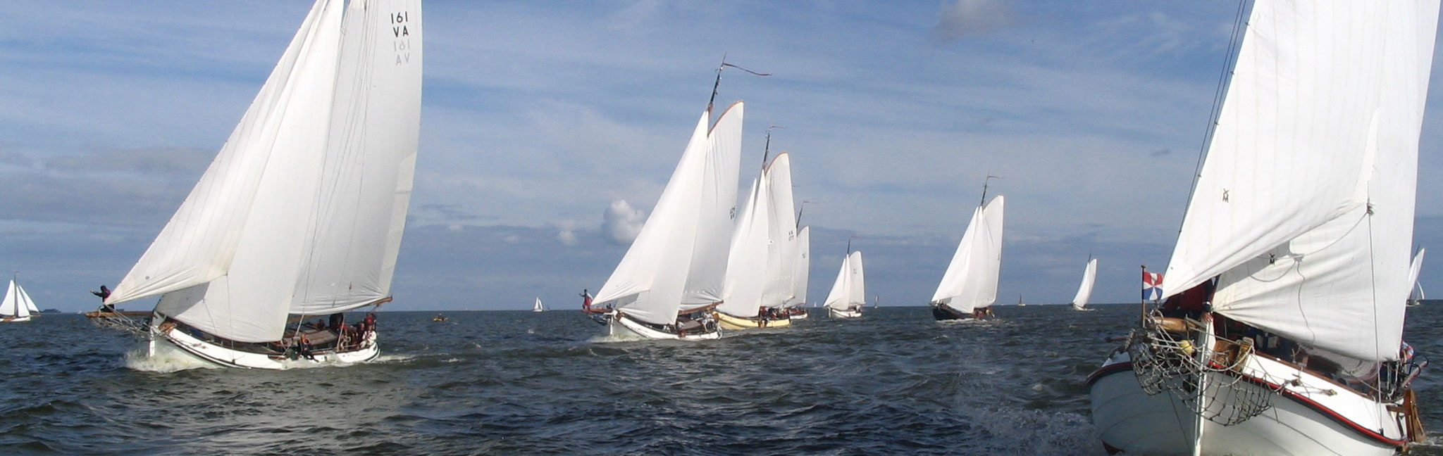 Geniet Van Een Avontuurlijke Zeilervaring Op Het Ijsselmeer